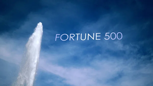 Mavi gökyüzüne karşı metaforlu sinematik gayzer - Fortune 500