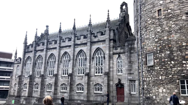  Dublin İrlanda 'da bir Katedral Bulutlu bir günde