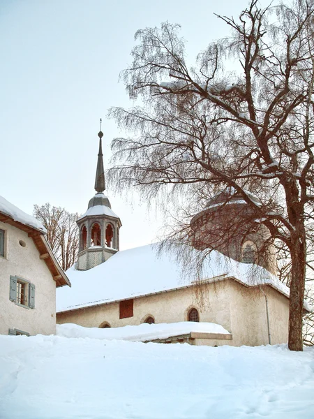 Megeve, Calvery en invierno, Alpes franceses — Foto de Stock