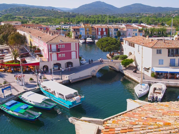 Yacht λιμάνι σε port grimaud, Γαλλία — Φωτογραφία Αρχείου