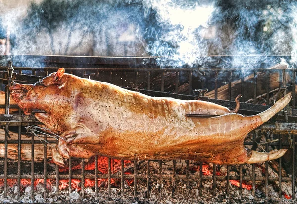 Roasting piglet — Stock Photo, Image