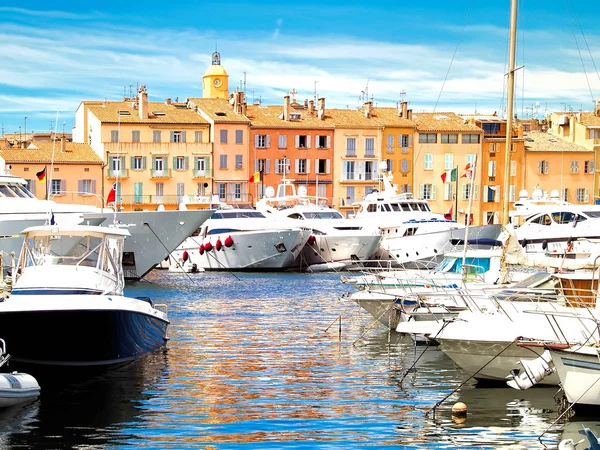 Yacht harbor i st.tropez, Frankrike — Stockfoto