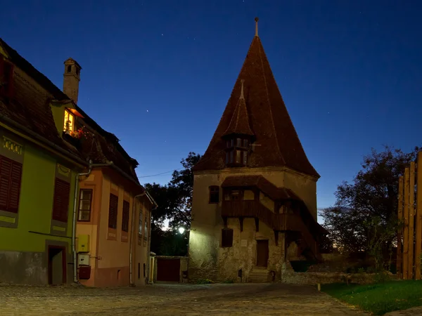 Vieja torre de defensa, sighisoara — Foto de Stock