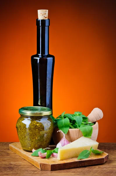 Basil pesto and ingredients — Stock Photo, Image