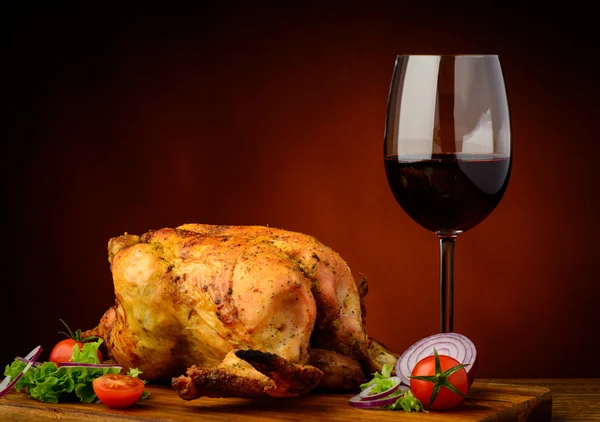 Pollo alla griglia e vino — Foto Stock