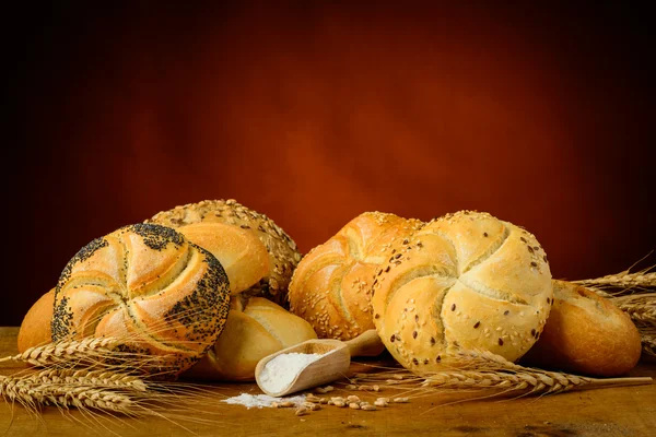 Brood, pastires en ingrediënten — Stockfoto