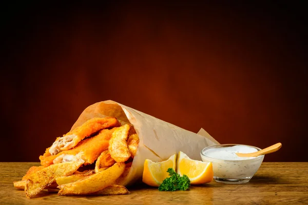 Menú de pescado y patatas —  Fotos de Stock