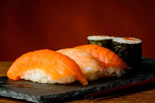 Maki and nigiri sushi — Stock Photo, Image