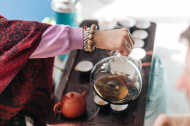 Doğada çay seremonisi, Çin çömleği