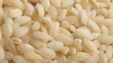 Beyaz pirinç yakın plan daire şeklinde döner