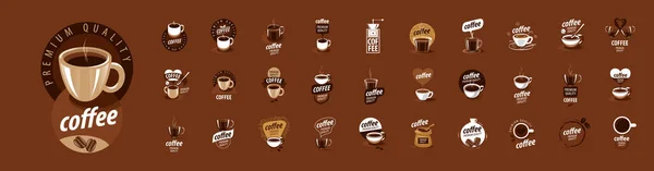 Ein Satz Vektor-Kaffee-Logos auf braunem Hintergrund — Stockvektor