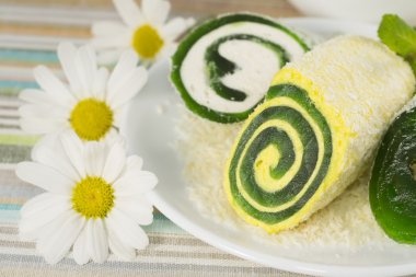 şekerli tatlı çiçek bir plaka ile