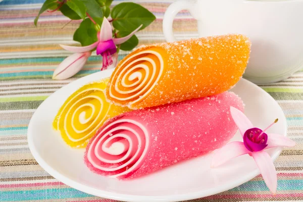 Cukorka gyümölcs egy tányérra, Vértes — Stock Fotó