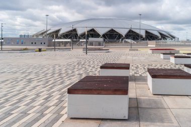 Samara, Rusya - 21 Eylül 2020: Hayranlar için donanımlı dinlenme yeri olan Solidarnost Arena. Stadyum 2018 yılında Dünya Kupası maçlarına ev sahipliği yaptı..