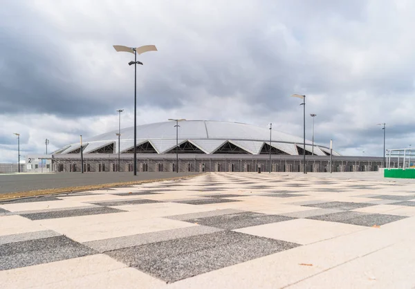 Samara, Rusya - 21 Eylül 2020: Bulutlu bir günde Solidarnost Arena manzarası. Stadyum 2018 yılında Dünya Kupası maçlarına ev sahipliği yaptı..