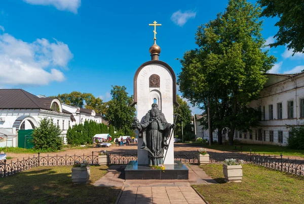 ロシア カリャジン 2020年8月17日 カリャジンスキー修道院聖マカリウス記念碑 奇跡の労働者 — ストック写真