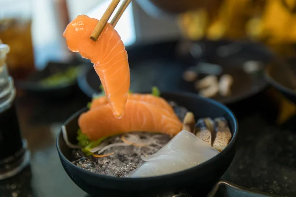 Alimentos Japoneses Salmón Sashimi Pescado Crudo Rodajas Japón Filete Pescado —  Fotos de Stock