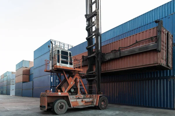 Crane Lifting Container Railroad Yard Crane Lifting Container Yard Forklift — Stock Photo, Image