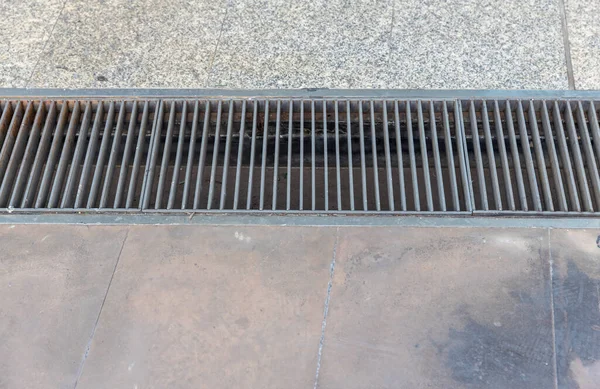 Grille Drain Sewer Street Walkway Water Recirculation System Wastewater Treatment — 图库照片