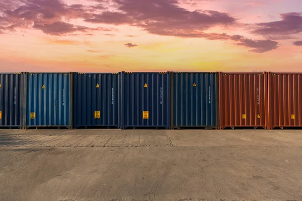 Containerstapel Einem Hafen Schiffscontainer Auf Frachtschiff Gestapelt Hintergrund Des Containerstapels — Stockfoto