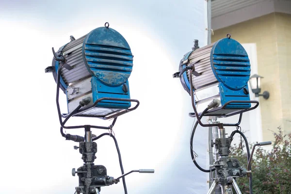 Process Filming Spotlight Illuminates Movie Set Many Lamps Outdoor Movie — Stockfoto