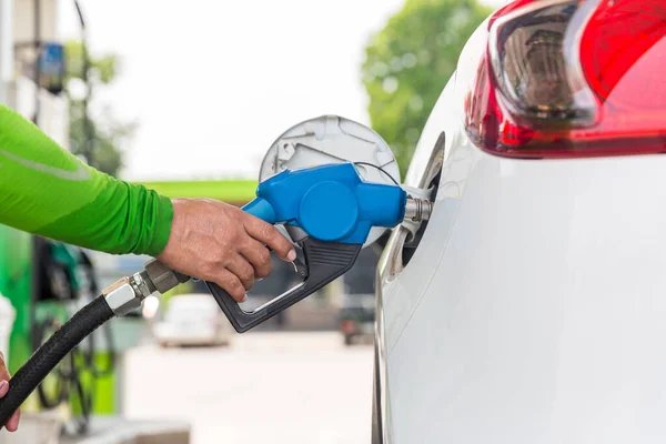 Hand Man Refill Filling Oil Gas Fuel Station Gas Station — Stock Photo, Image