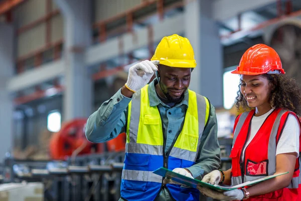 Foreman Werknemer Werken Fabrieksterrein Check Machine Producten Site Ingenieur Technicus — Stockfoto