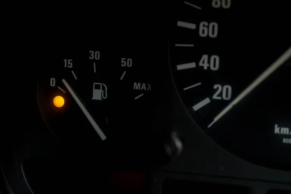 Κενό Φως Προειδοποίησης Καυσίμων Στο Ταμπλό Του Αυτοκινήτου Εικονίδιο Αντλίας — Φωτογραφία Αρχείου