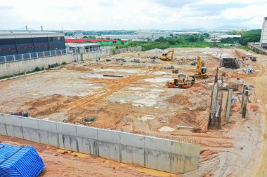 Bir inşaat sahasında hava aracı fotoğrafı. İnşaat alanı Drone 'dan fotoğraf çekti. Hava Fotoğrafı Endüstriyel İnşaat Alanı