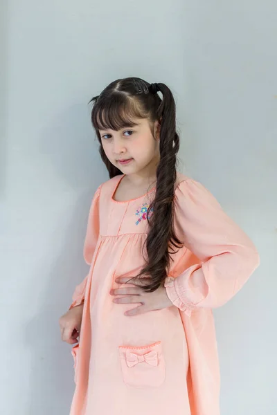 Portrait Little Girl Brown Hair Adorable Little Girl Posing — Stockfoto