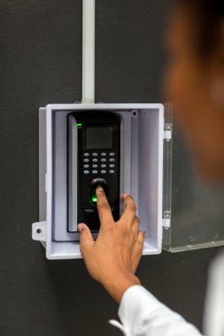 Parmak izi taraması Kimlik doğrulaması veya elektronik imzalama için Şifreleme