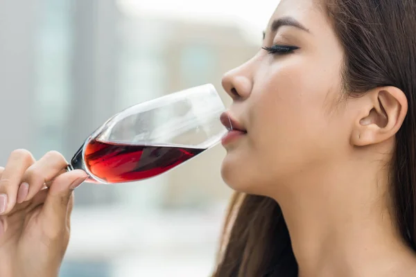 Attractive Woman Drinking Wine Wine Glass Wine Classic Glass Beautiful — Zdjęcie stockowe