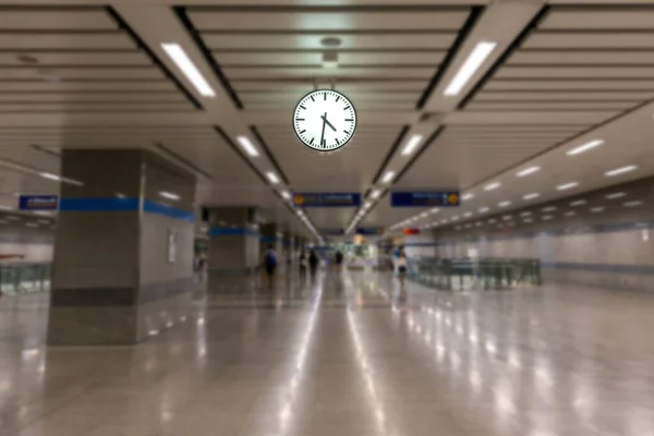 Reloj Estación Metro Gran Reloj Cara Transporte Público Una Plataforma —  Fotos de Stock