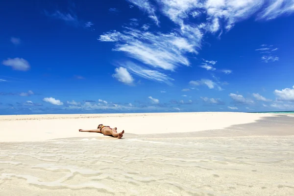 Vacances sur une île tropicale paradisiaque — Photo