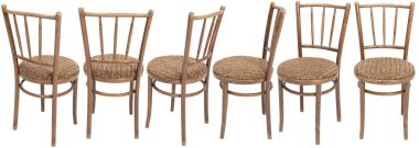 Model jednego drewnianego starego bir z Polski z kilku stronu krzes.