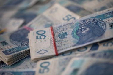 Elli zloti banknotluk bir dosyanın yakından görüntüsü. Polonya ulusal para birimi.