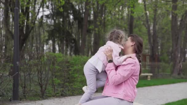 Learning Balance Home Mother Daughter Playing Outdoors City Park Sitting — Stockvideo