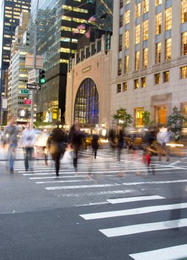 Kalabalık saatte Beşinci Cadde, new york