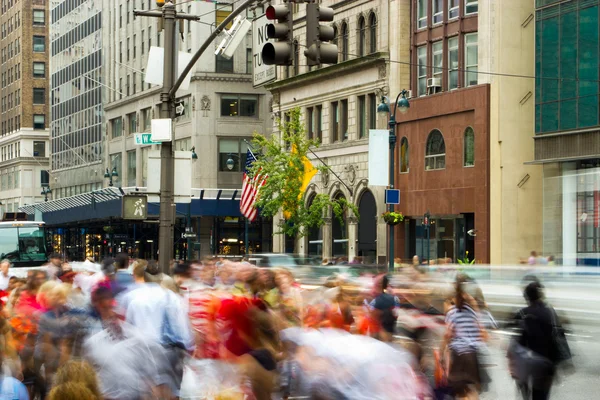 Rush hour on Fifth Avenue, New York — Stock Photo, Image