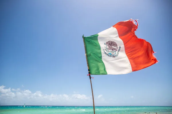 Mexican Flag Partially Ripped Wind Blowing Turquiose Carribean Sea — Stock Photo, Image