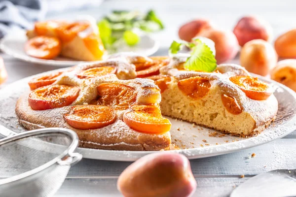 Apricot Pie White Plate Apricots Mint Powdered Sugar Kitchen Table — Stock Photo, Image