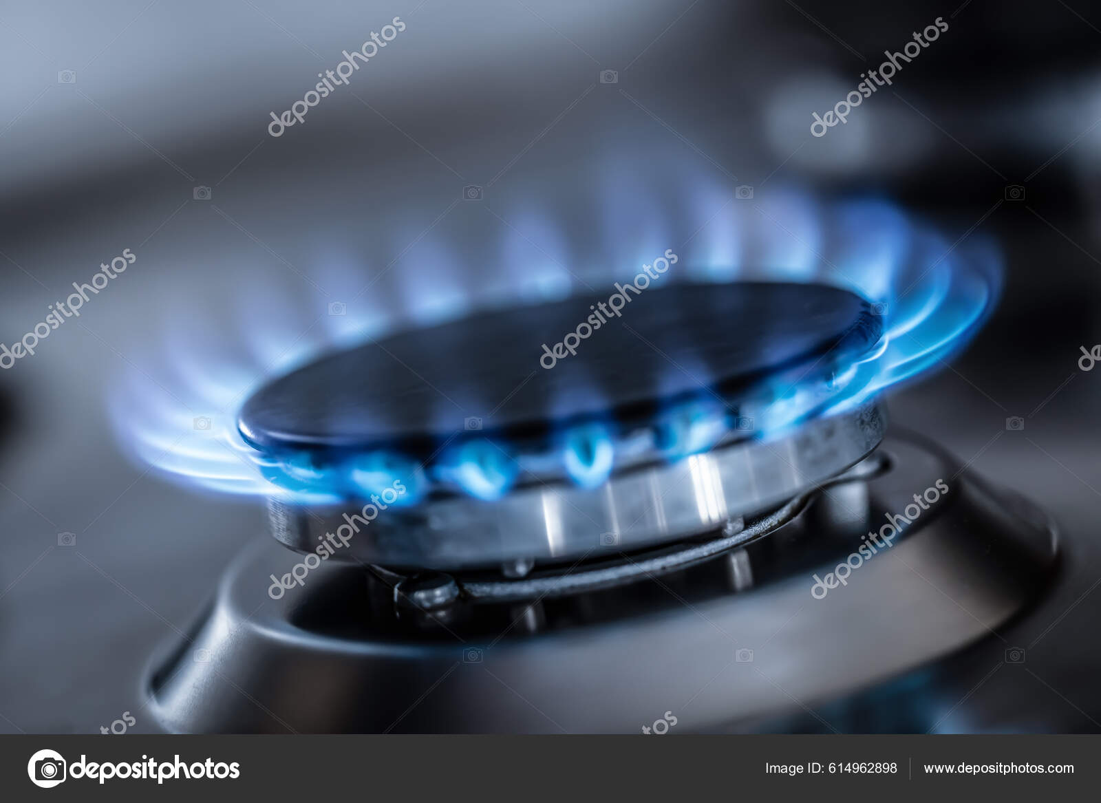 Der Gasbrenner Brennt Mit Der Blauen Flamme Eines Propan Butan – Stockfoto  © weyo #614962898, image size:1600x1167
