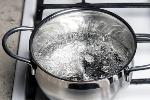 Water Boils Stainless Steel Pan Gas Stove Boiling Water Surface — Stock Photo, Image