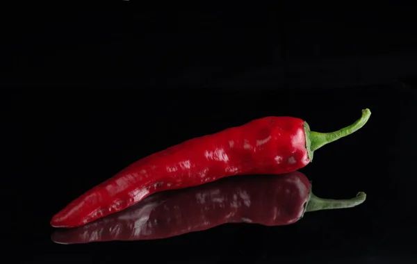 Red Chile Pepper Mirror Black Surface Selective Focus — Stock Photo, Image