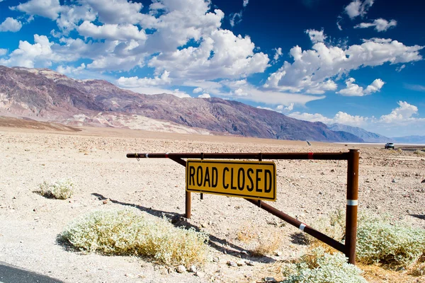 Camino cerrado — Foto de Stock