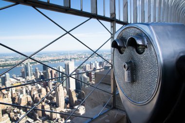 şehri gözlemlemek için dürbün