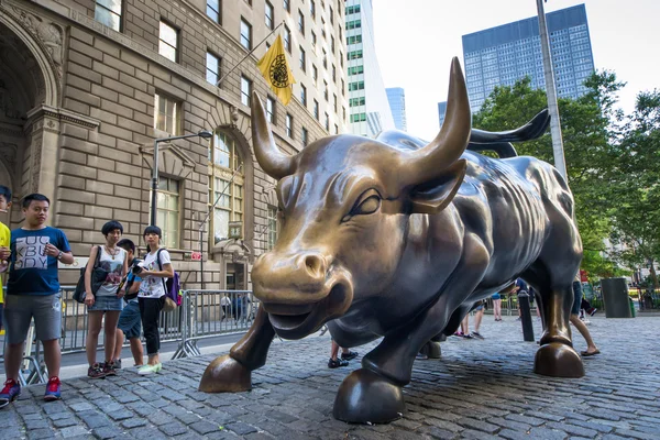 Carregando touro de Wall Street Fotografias De Stock Royalty-Free
