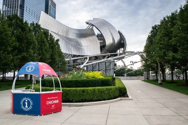 Info point near the Jay Pritzker Pavilion — Stock Photo, Image