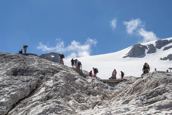İtalyanlar dolomities üzerinde trekking — Stok fotoğraf