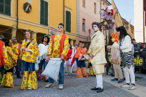 Costumed people in carnival — Stock Photo, Image